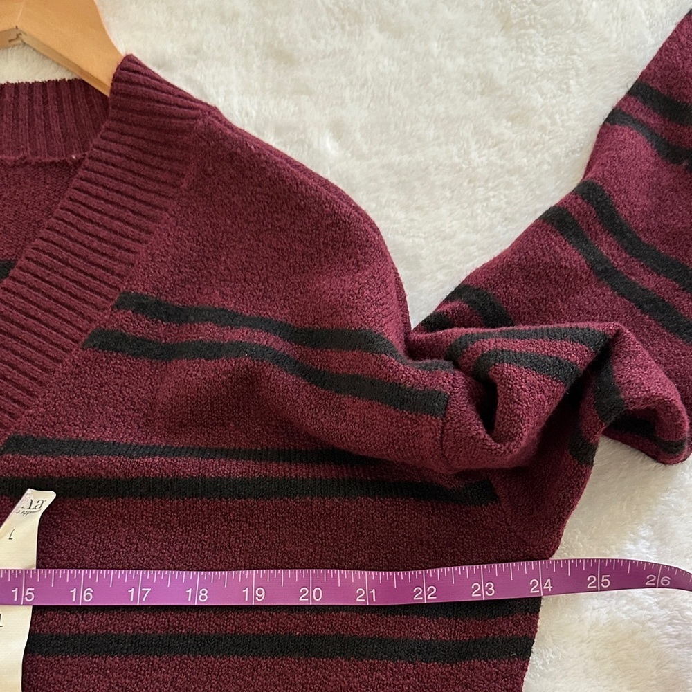 A New Approach  Deep V-Neck Sweater in Maroon and Black NWT - Picture 4 of 9